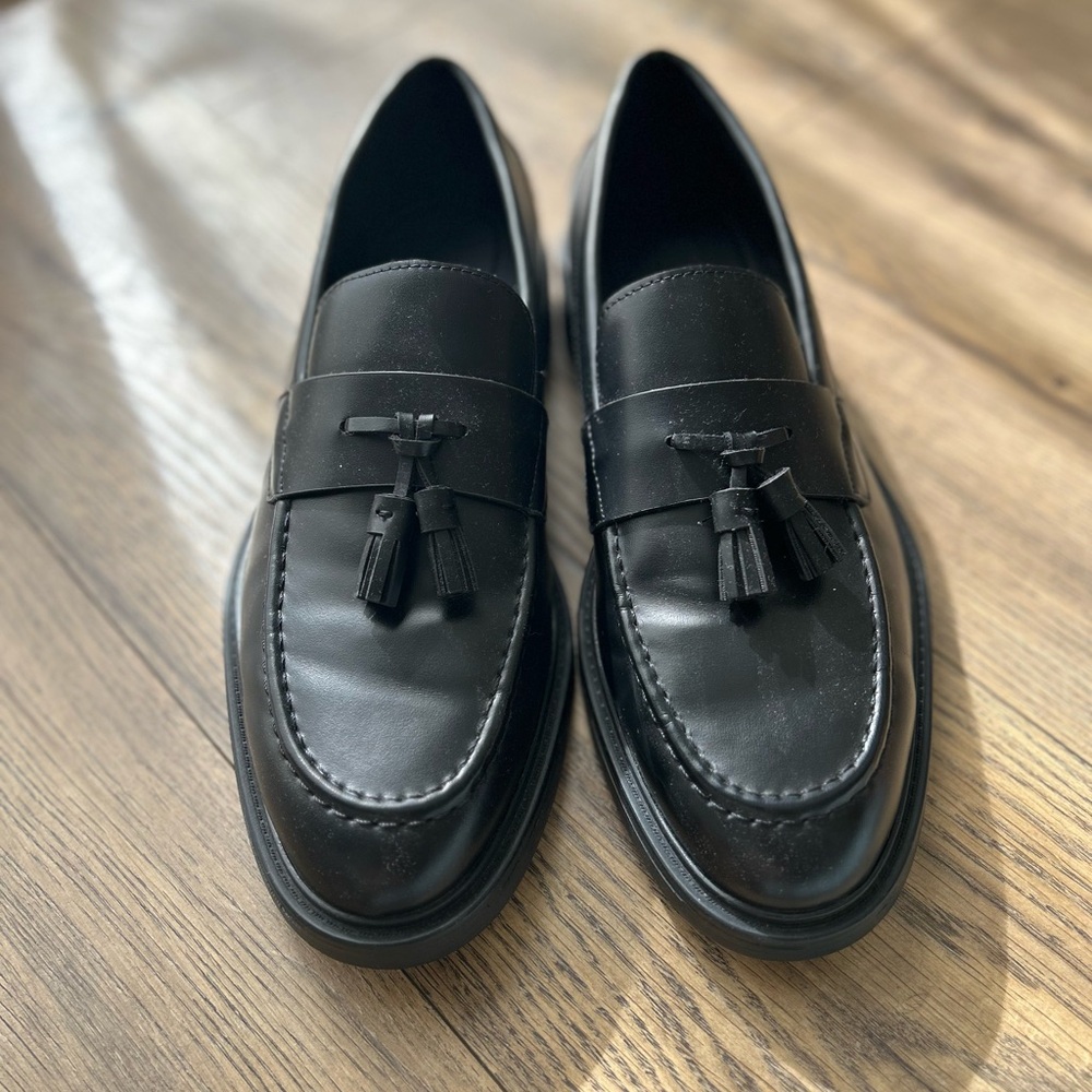 Men’s Classic Black Leather Loafers